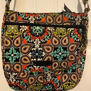 A beautiful larger crossbody by Vera Bradley in great condition.